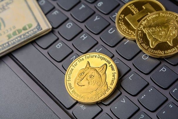 جدایی کریپتو از سهام در حالی که DOGE و HYPE رکوردهای هفتگی را شکستند و سهام هوش مصنوعی صعود کردند